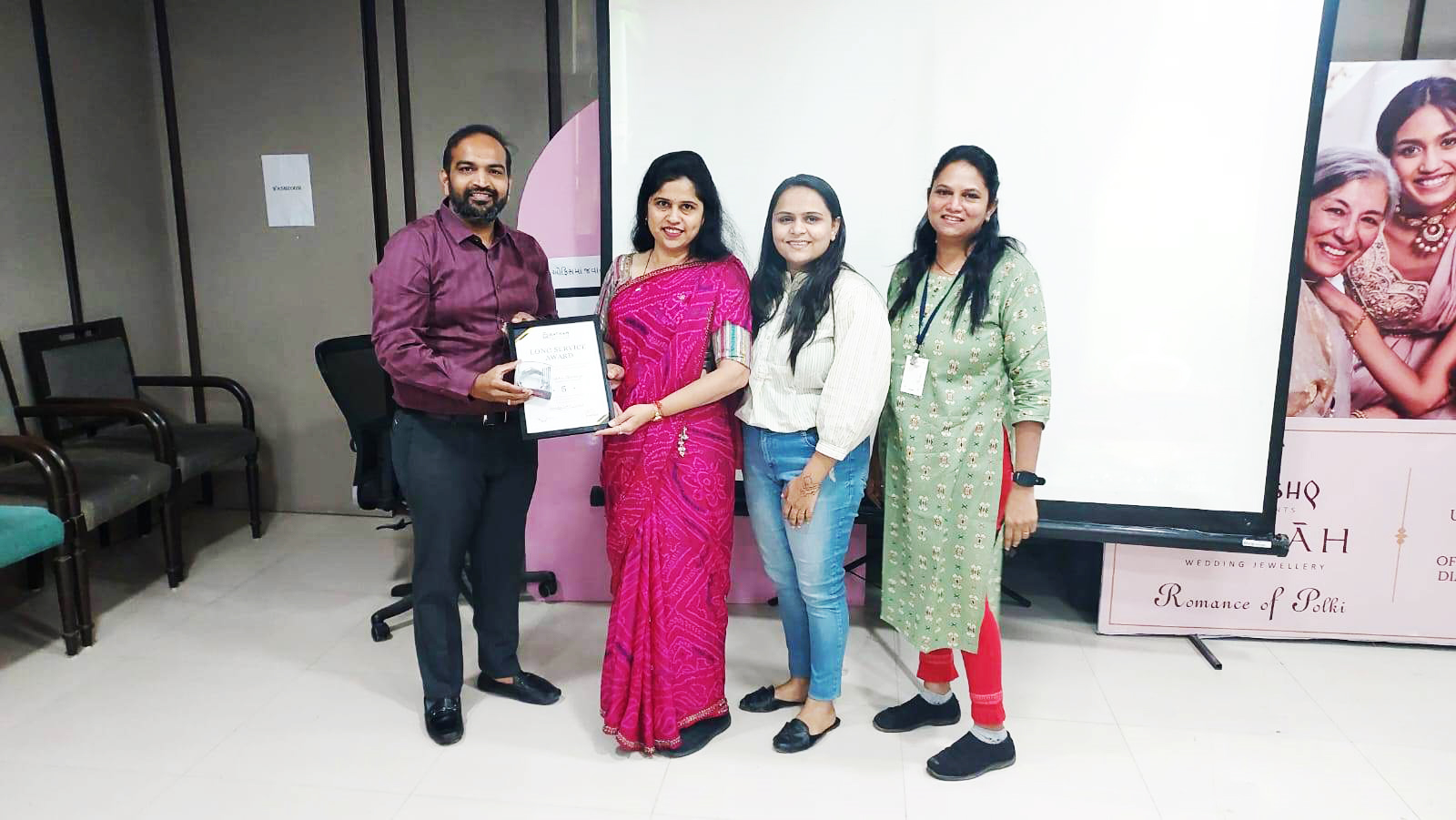 retail-employees-day